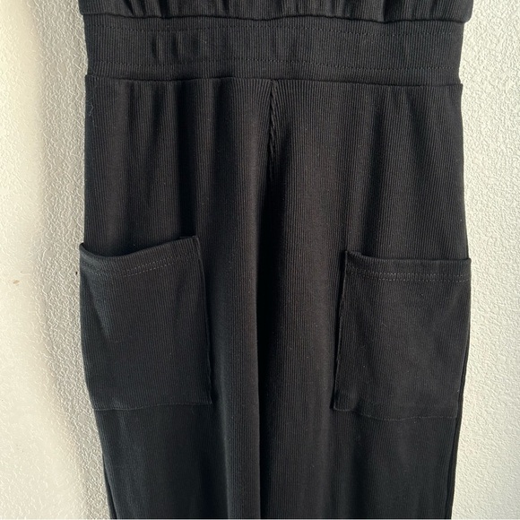 Misguided | Ribbed Short Sleeve Jumpsuit - Picture 8 of 13